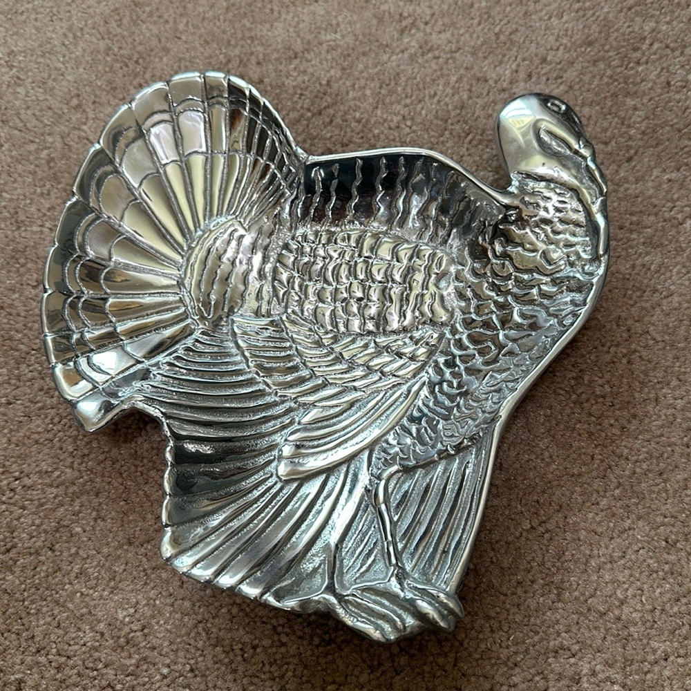 MARIPOSA TURKEY SAUCE DISH